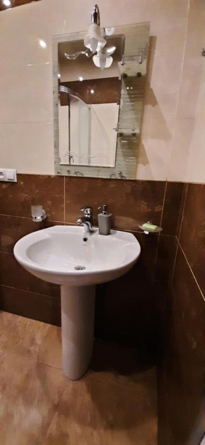 Apartment On Aleksandr Pushkin Street تبليسي المظهر الخارجي الصورة